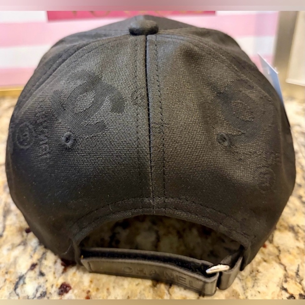 NWT Fashion/Novelty Black/White Hat With CC Logo - Picture 12 of 12